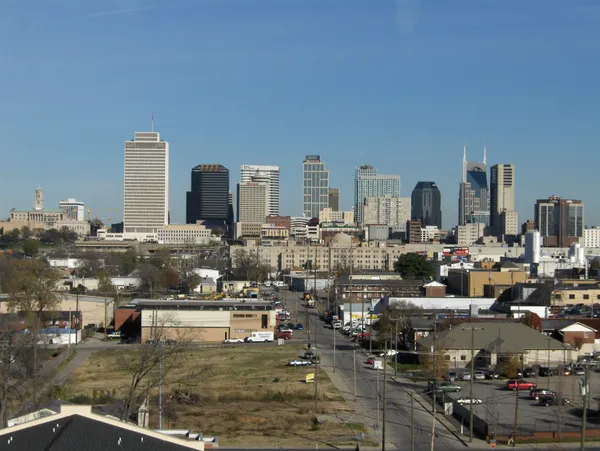Umbrellas and Short Sleeves: A Muggy, Record-Breaking Tuesday for Music City