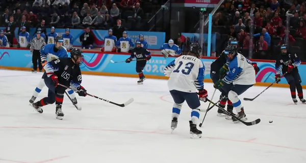 Joakim Kemell records first NHL goal as Predators visit Lightning, beating goaltender Jonas Johansson
