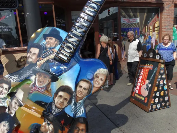 Spice, Strings, and the State of the City: Your Nashville Sunday Briefing